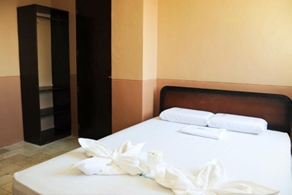 Gv Hotel - Camiguin Мамбахао Номер фото